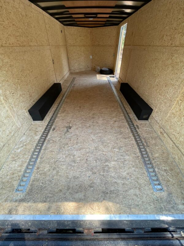 Enclosed Trailer 2021-silver 8.5x20 - Image 7