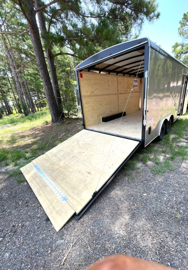 2024 Enclosed Trailer 8.5x16 - Image 2