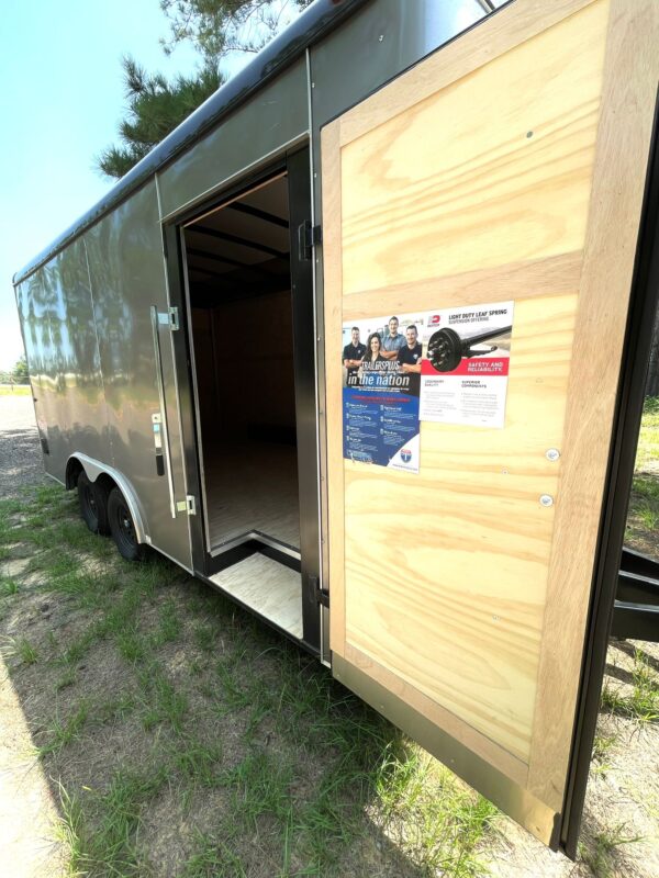 2024 Enclosed Trailer 8.5x16 - Image 3