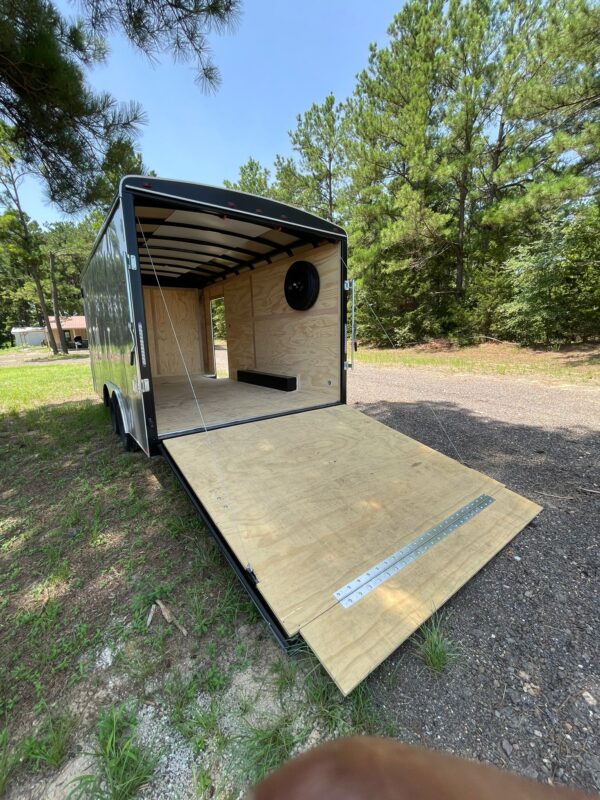 2024 Enclosed Trailer 8.5x16 - Image 5