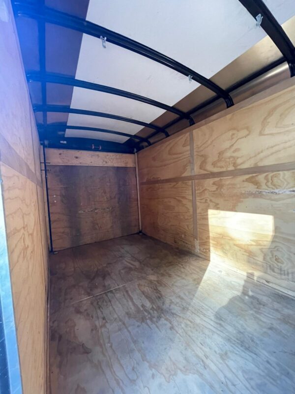 Enclosed Trailer 2023 - white - Image 6