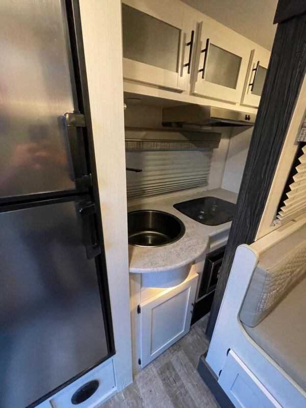 Manufacturer Forest River - Image 17