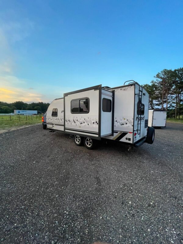 Manufacturer Forest River - Image 18