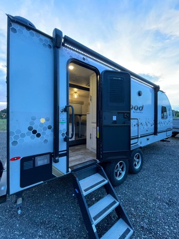 Manufacturer Forest River - Image 20